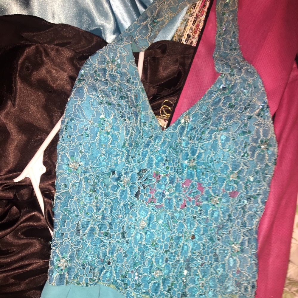 Floor Designs Beaded Bodice lace gown💙